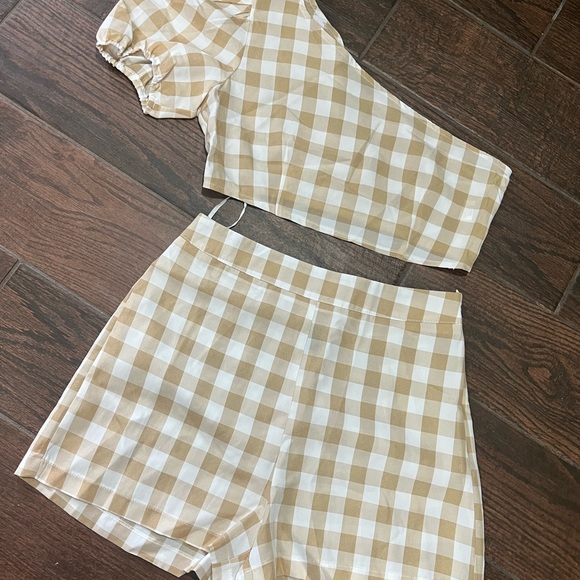 Checked Set Outfit - Picture 4 of 4